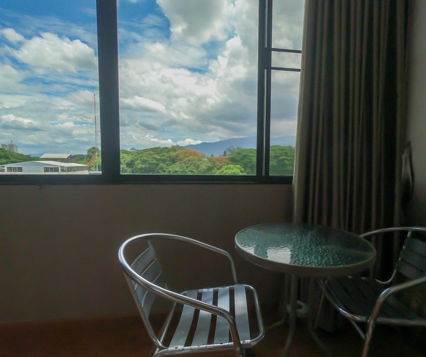 Inspire House Hotel Chiang Mai Exterior foto